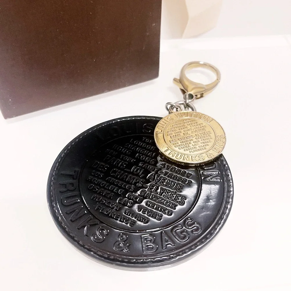 Authentic Louis Vuitton Rare Limited Edition Vernis Round Porte Cles Bag Charm - Picture 5 of 12